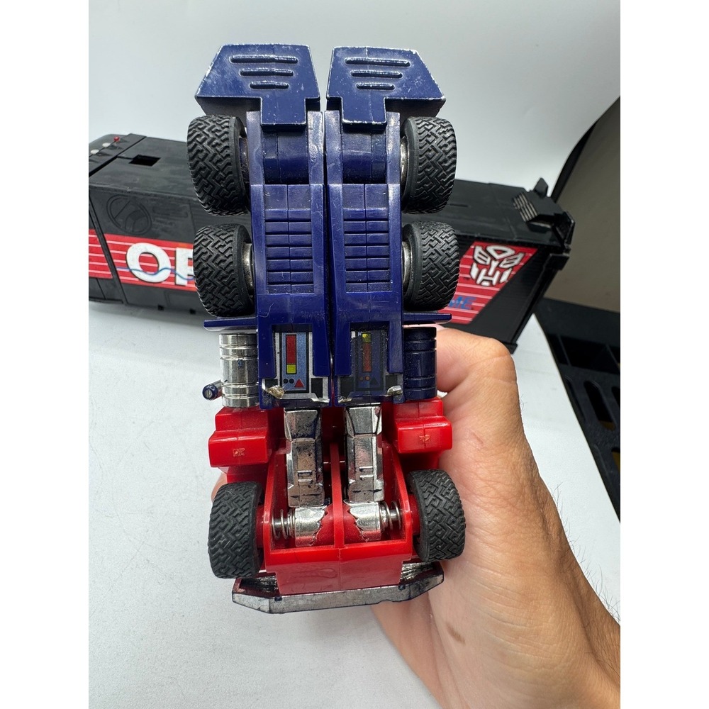 VTG 1992 Transformers G2 Optimus Prime Action Figure Truck/Trailer Hasbro - READ - Picture 11 of 16